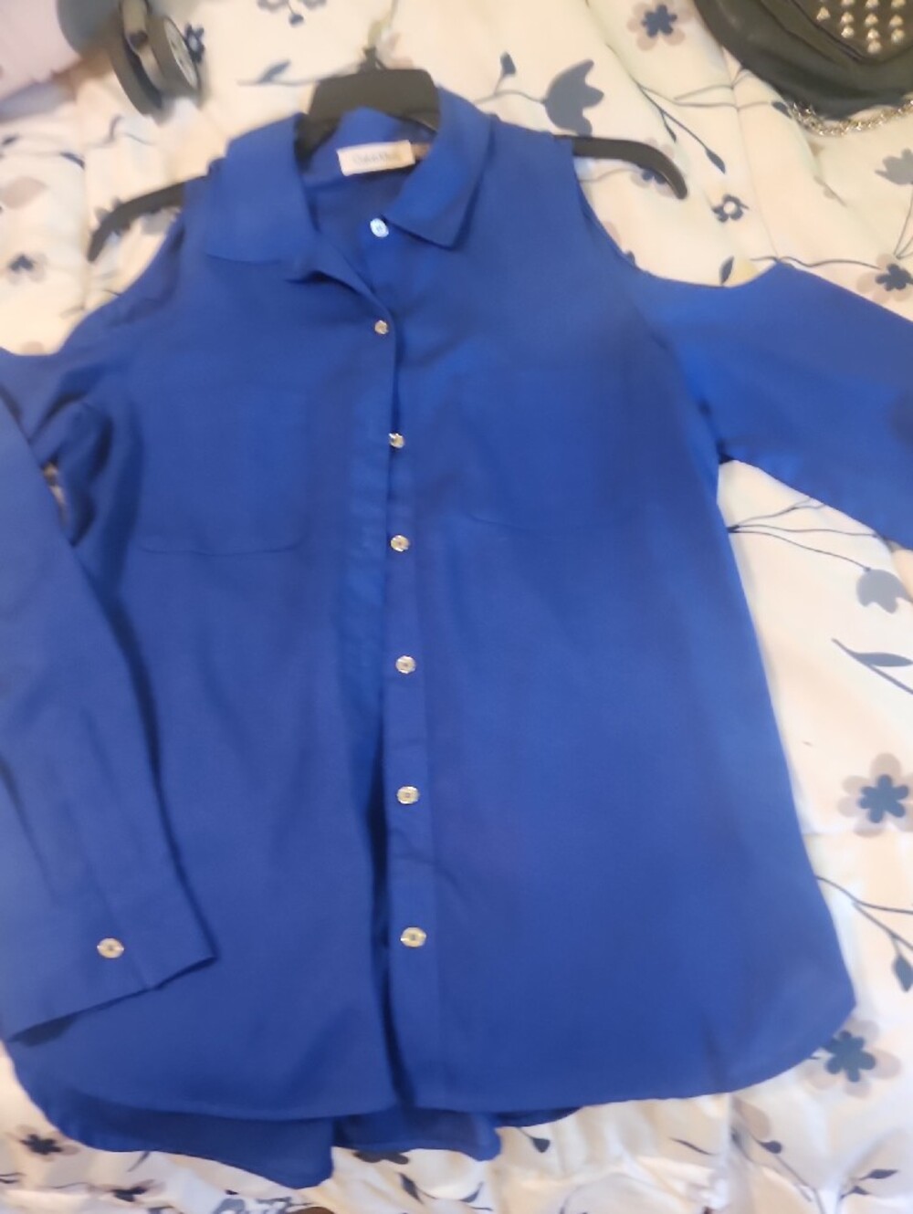 Calvin Klein Womens Royal Blue Long-Sleeve Button-Down Shirt, Cut Out Shoulders.